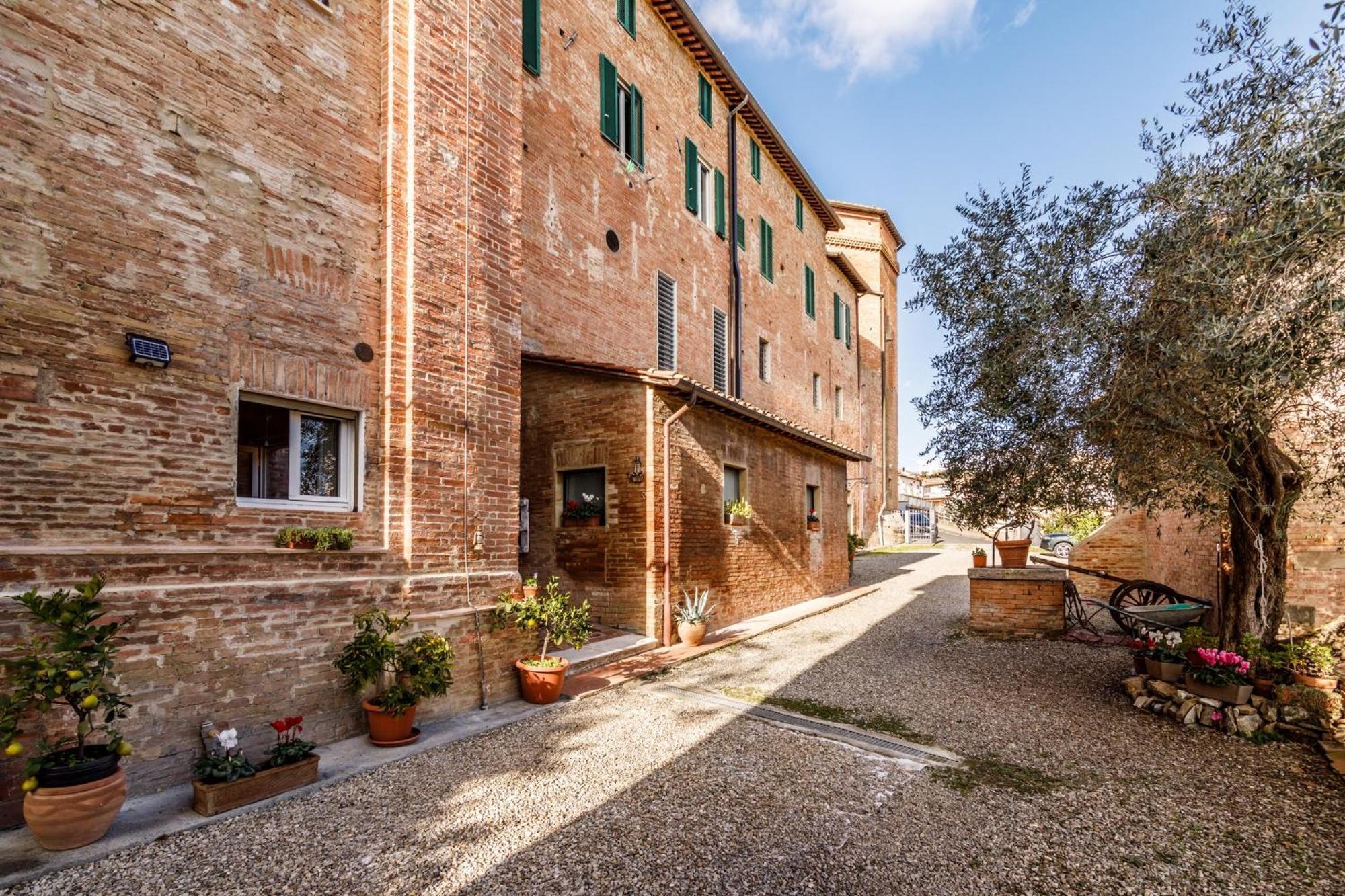 Porta Romana Elegant Apartments With Private Parking! Siena Esterno foto