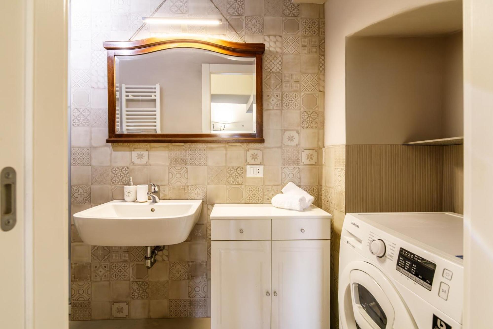 Porta Romana Elegant Apartments With Private Parking! Siena Esterno foto